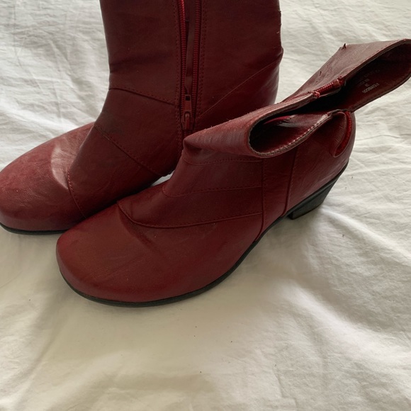 Vintage red leather ankle boots - Picture 2 of 3